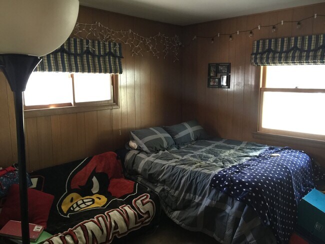 Photo - 4 Bed 1 Bath close to UWEC!