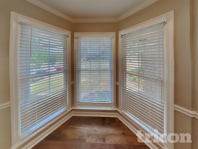 Photo - 210 Rollingwood Ct