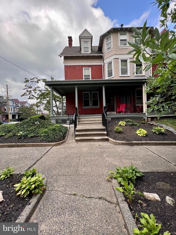 Building Photo - 1215 Gilpin Ave Unit 1 Rental