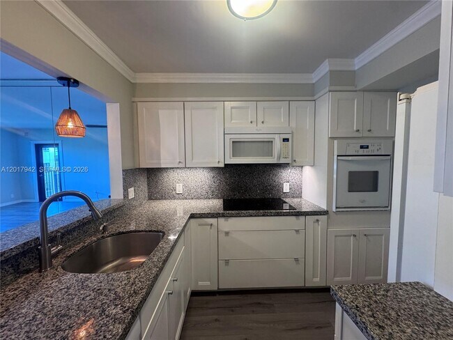 Photo - 1000 River Reach Dr Unidad 302
