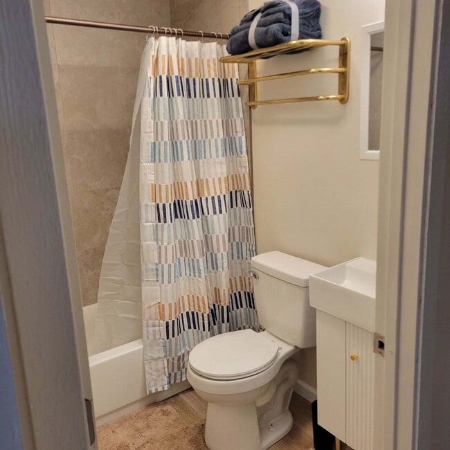 Photo - 1213 Center St