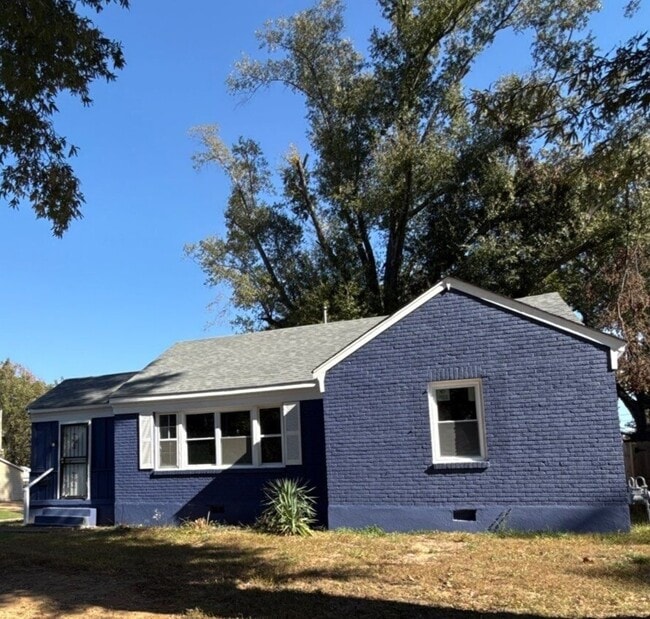 Photo - 1064 Brower St