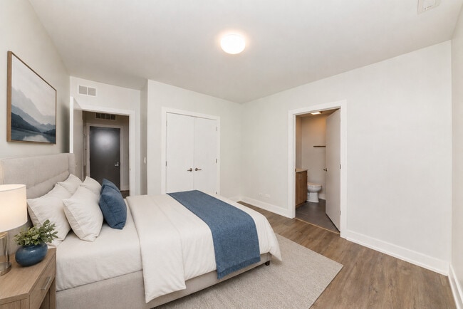Photo - 2111 S Halsted St