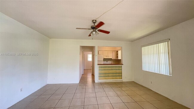 Building Photo - 4317 NE 21st Ave Unit 1