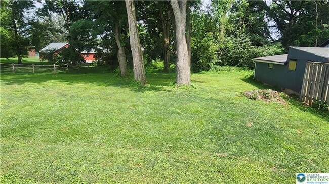 Photo - 2121 Grove St