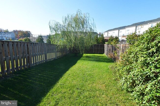 Building Photo - 165 Solara Dr