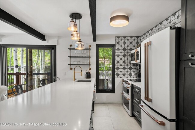 Photo - 35 Upper Woodbridge Rd Unit 2A