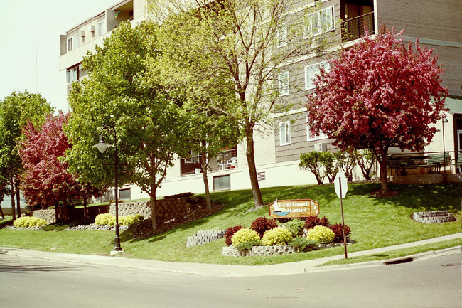 Portland Manor - Portland Manor Apartments
