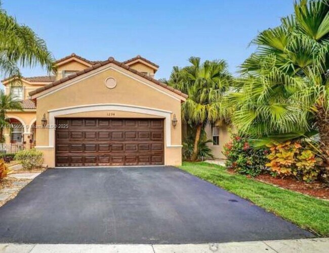 Photo - 1294 Chinaberry Dr House