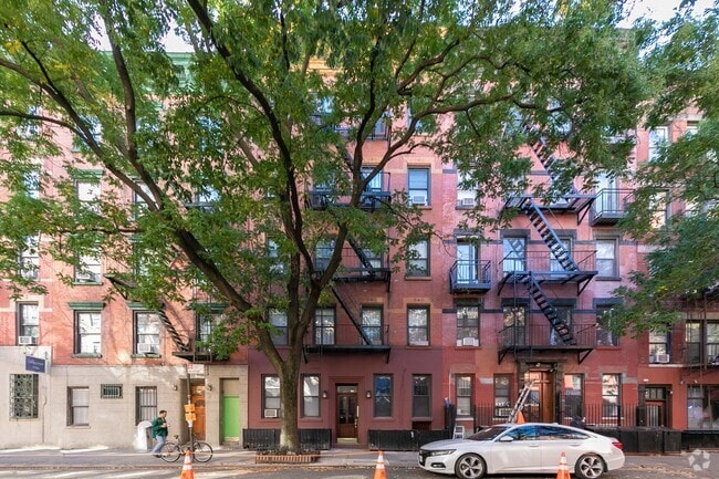 Photo - 234 W 16th St