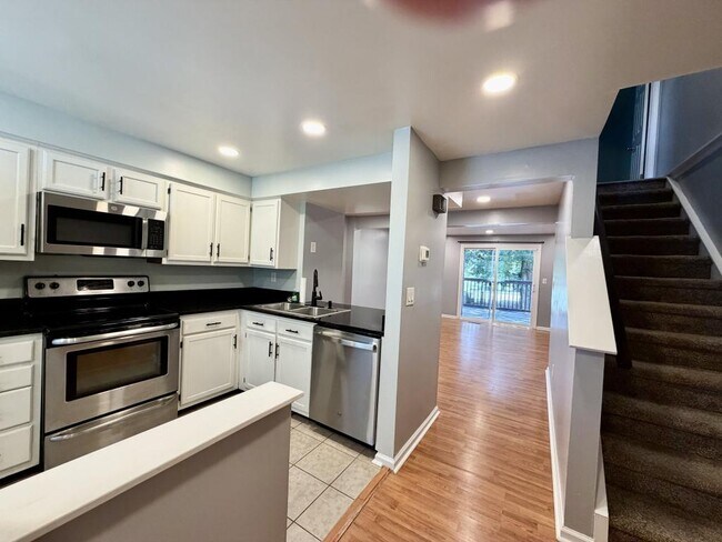 Photo - 9604 Vinca Cir Unit E