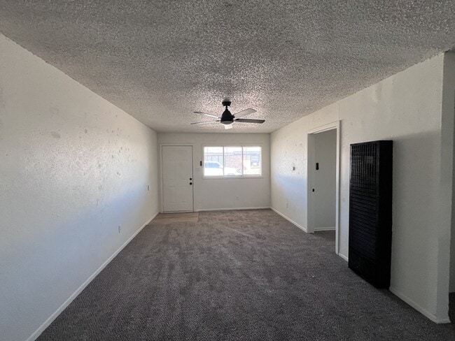 Photo - 705 47th St