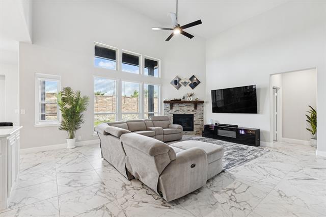 Photo - 2219 Desmond Dr