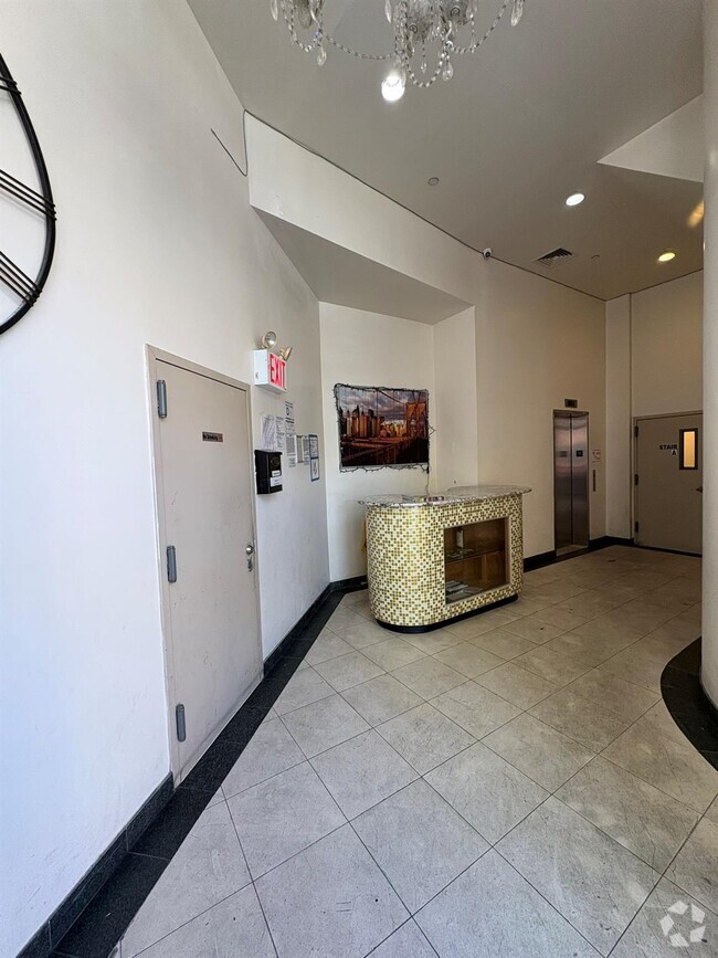Building Photo - 102-23 Horace Harding Expy Unit 3E Rental