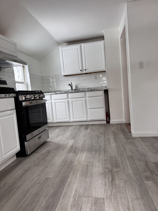 Photo - 567 Boulevard