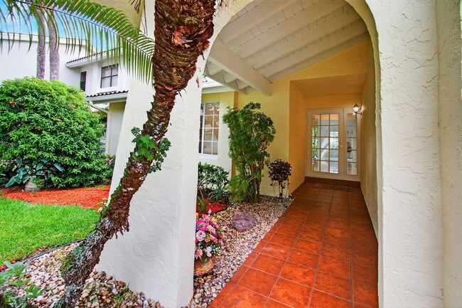 Photo - 6105 Via Laguna Ln