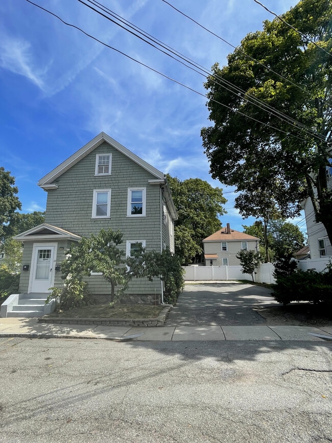 Building Photo - 15 Charles Street Ave Rental