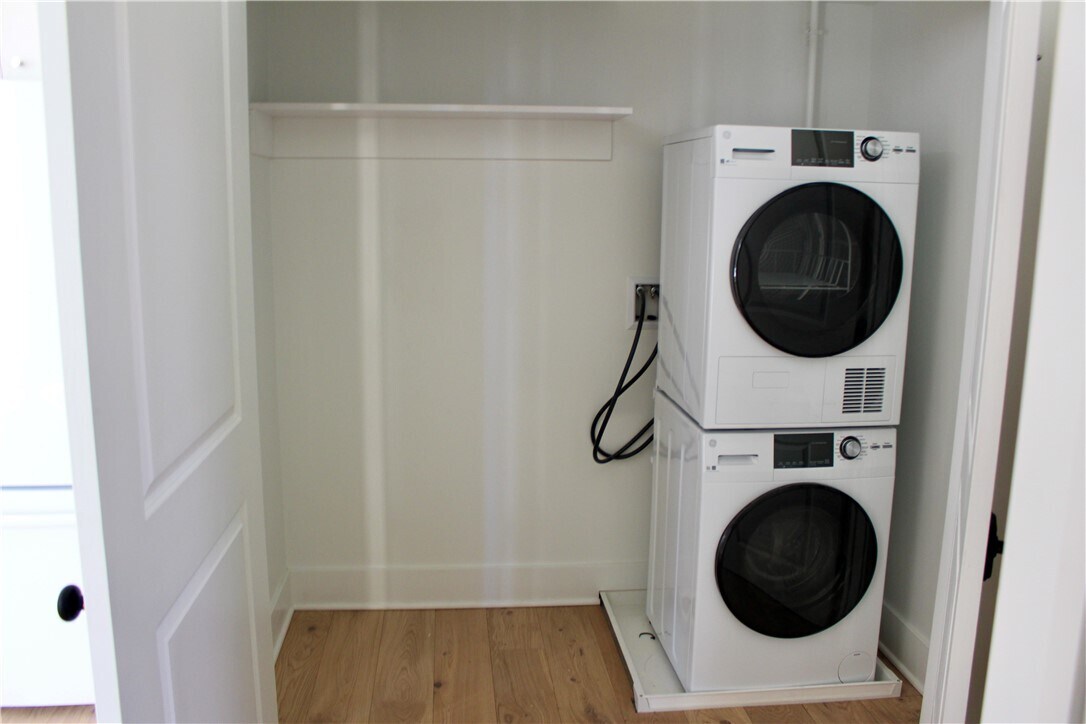 Photo - 30 W Broad St Apartment