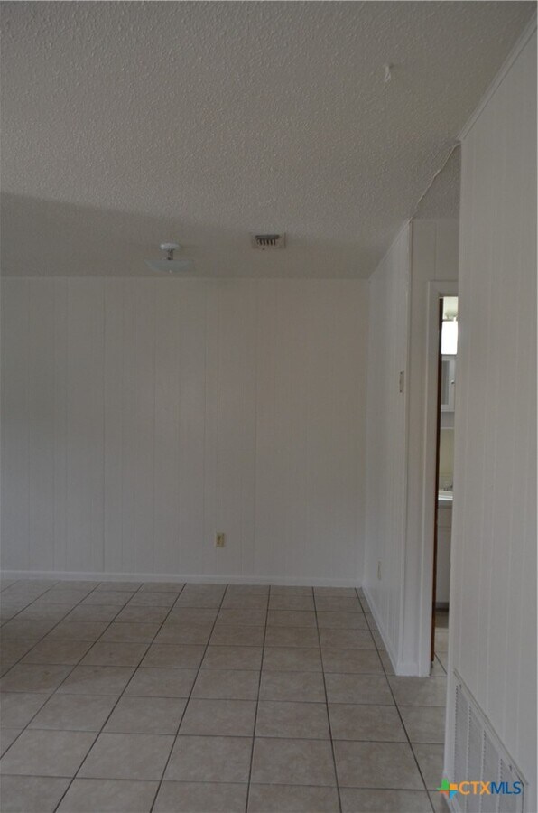 Photo - 303 E Avenue B Unit B