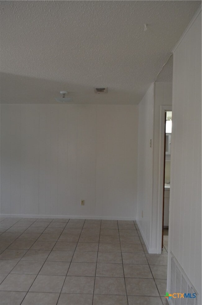 Photo - 303 E Avenue B Unit B