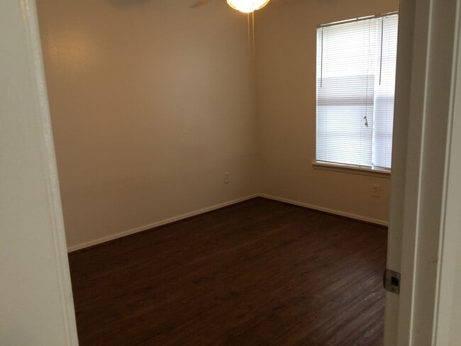 Photo - 3705EL Unidad B