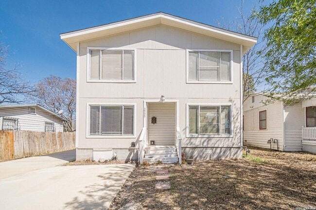 Building Photo - 2323 Arbor Pl