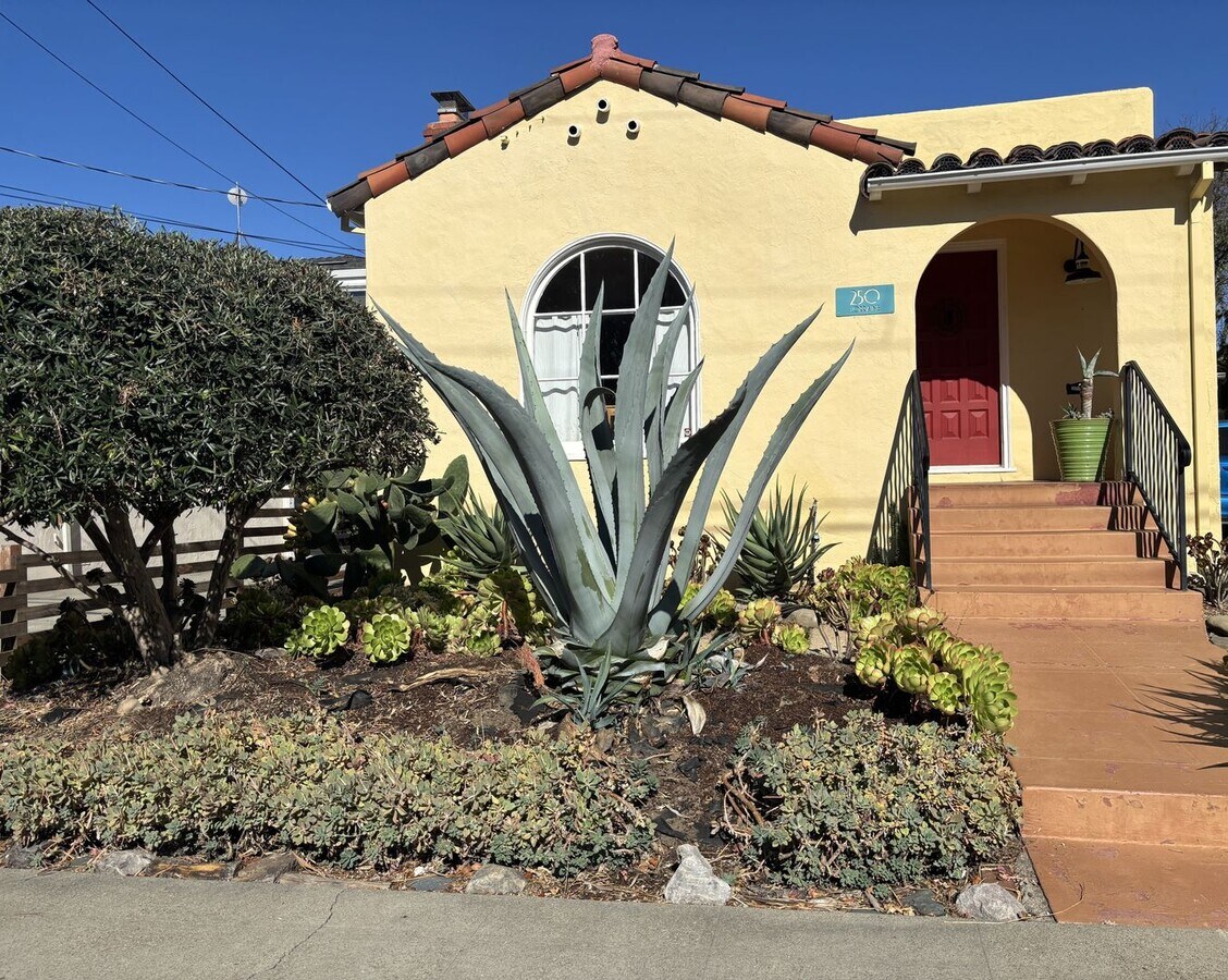 Photo - 250 Lorraine Blvd