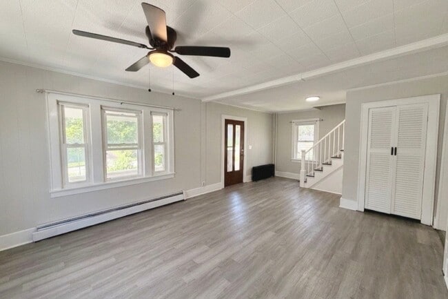 Building Photo - 108 Robble Ave Unit 1
