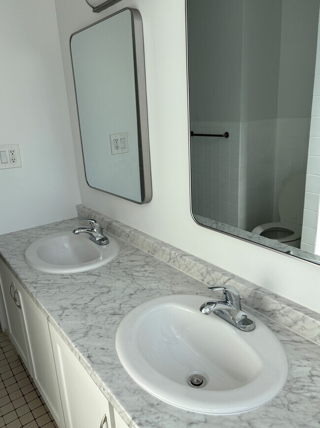 Photo - 123-127 Summit Ave