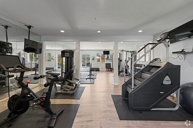 Gimnasio - Palm Gardens Apartments
