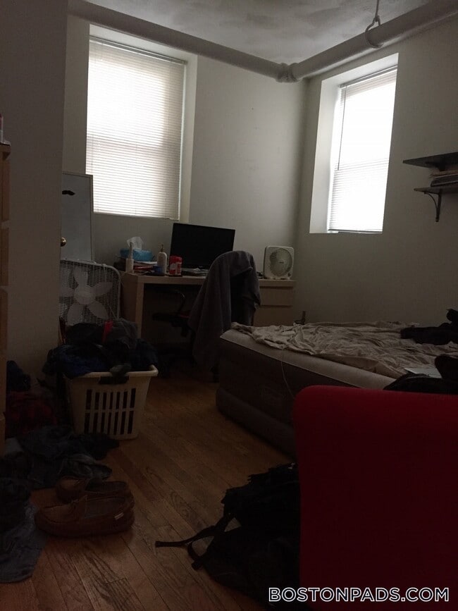 Building Photo - 115 St Stephen St