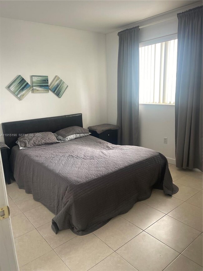 Photo - 2280 SW 32nd Ave Unit 410