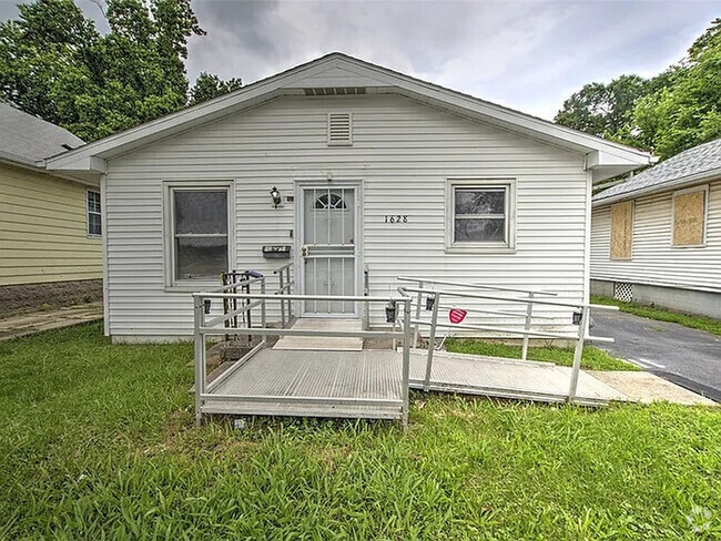 Building Photo - 1628 N Oakland Ave Rental