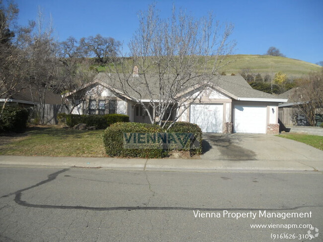 Building Photo - Cute 3 Bedroom Home with Spacious Backyard