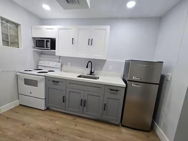 Photo - 845 NW 3rd St Unit B