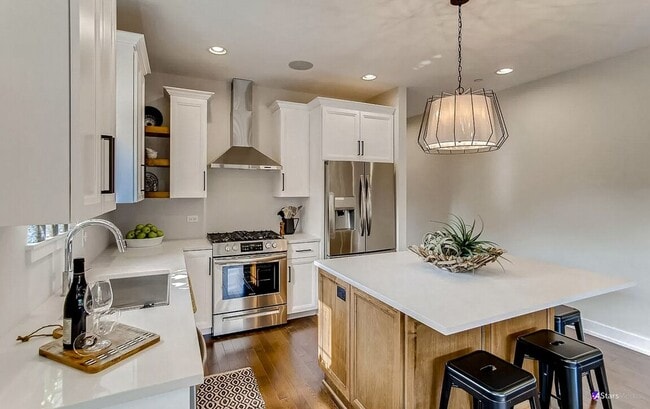 Photo - Luxurious 3 bed 3 bath townhome in Glen Ellyn