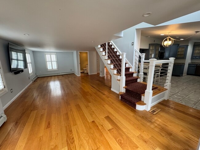 Building Photo - 5 Pearl St Unit 1