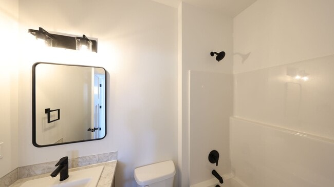 Photo - 2 Bed 2 Bath - Downtown Anacortes - NAS Whidbey - Island Hospital