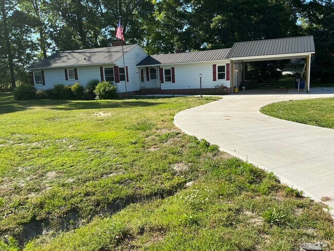 Photo - 4926 Pinevilla St