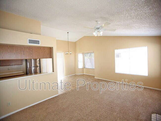 8832 W St John Rd