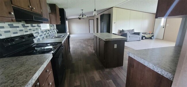 Photo - 28625 Clay Rd