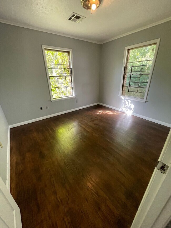 Photo - Two Bedroom Home in Queensborough