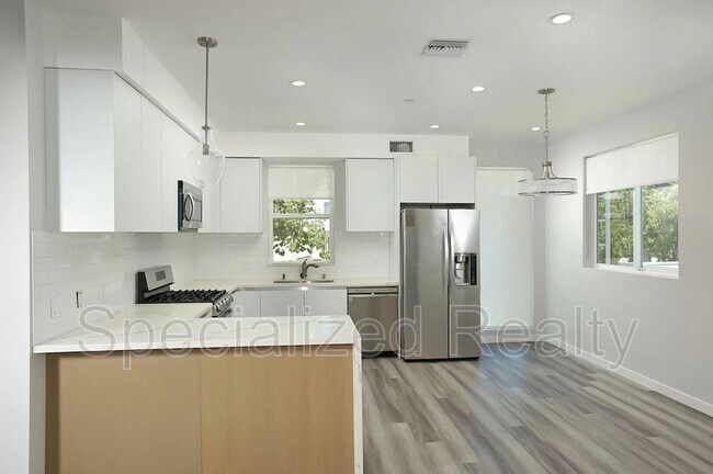 1406 Eagle Vista Dr