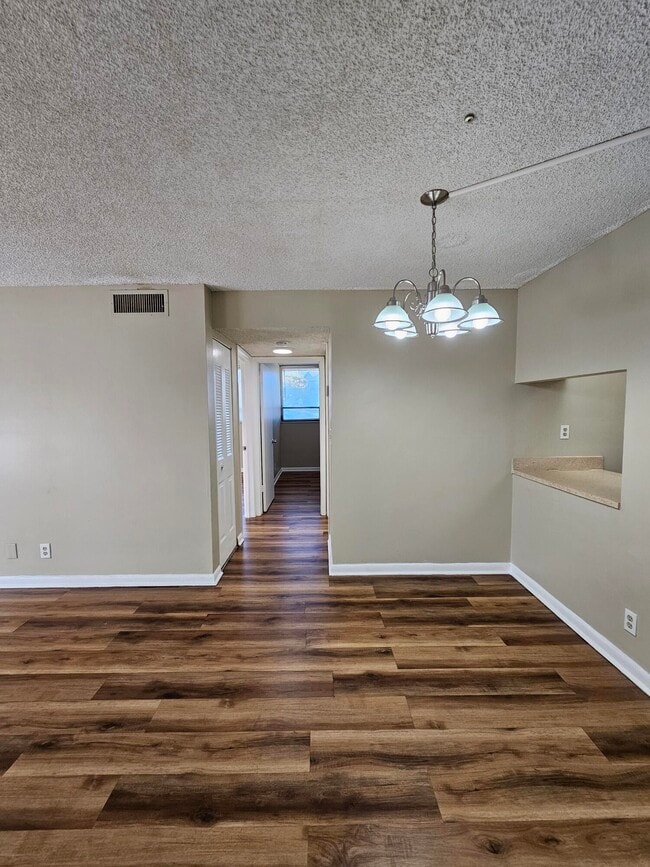 Photo - 1950 N Congress Ave Unidad 207