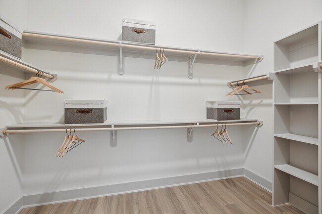 Photo - Move-In Special: 4–6 Weeks Free Unit ASH