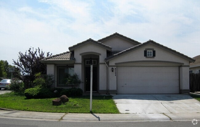 Building Photo - 3 Bed, 2 Baths, 1485 SF. 2 Car Garage, sin... Rental