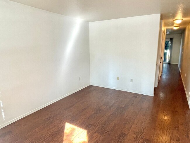 Photo - St. Johns Neighborhood Rowhouse with Detached Garage, Private Back Patio