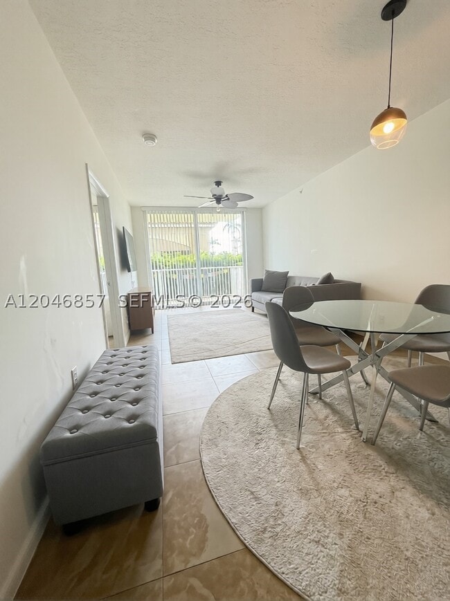 Building Photo - 3020 NE 32nd Ave Unit 615