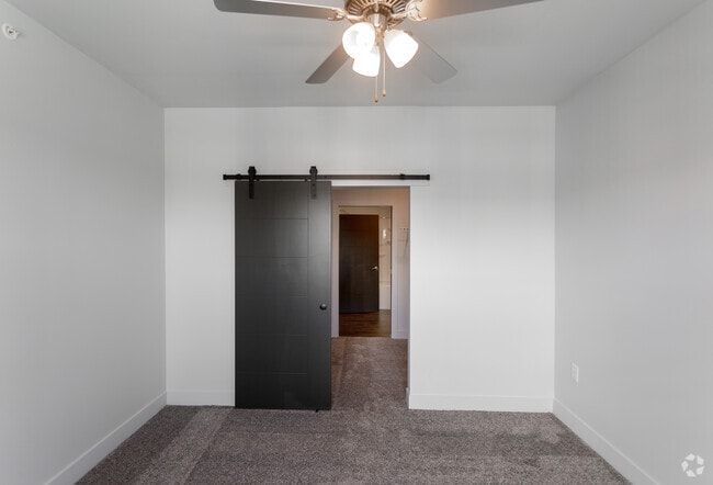 1HAB, 1BA - 802 ft²