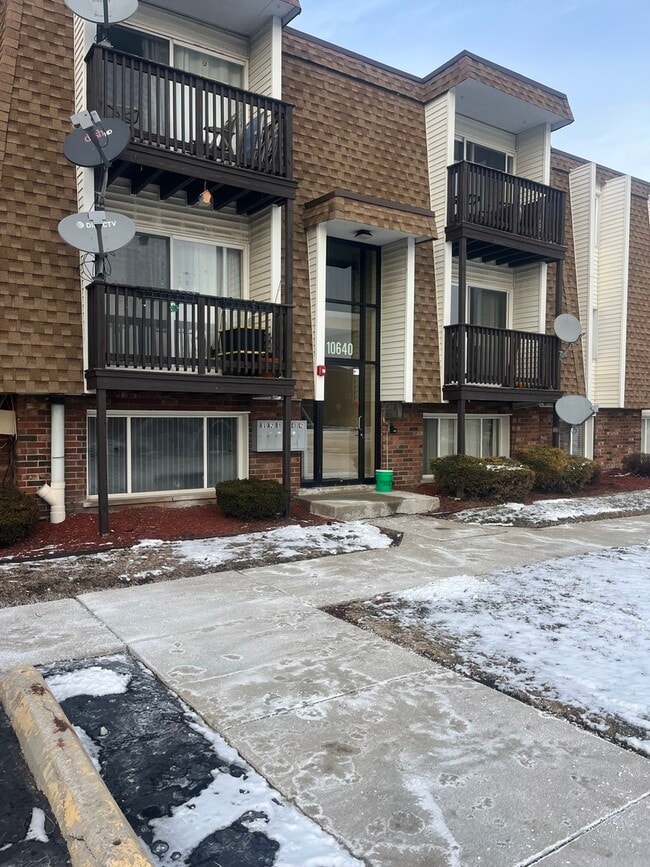 Building Photo - 10640 Brooks Ln Unit A1